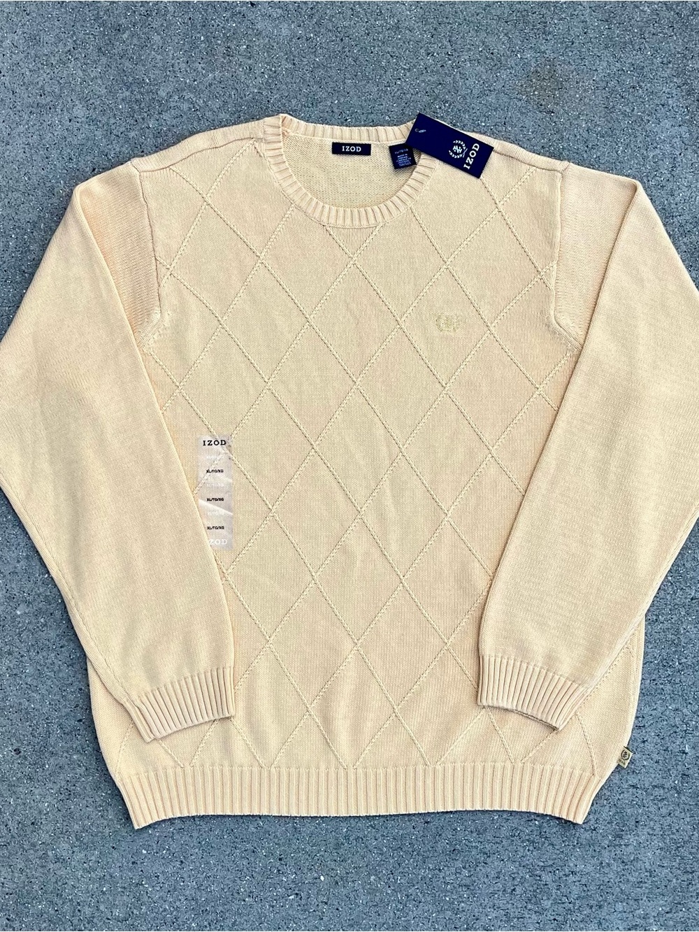IZOD Men’s Yellow Diamond-Pattern Crewneck Sweater